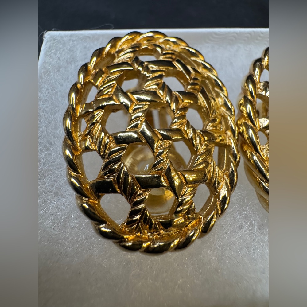 Christian Dior Basket Weave Earrings - Picture 16 of 16